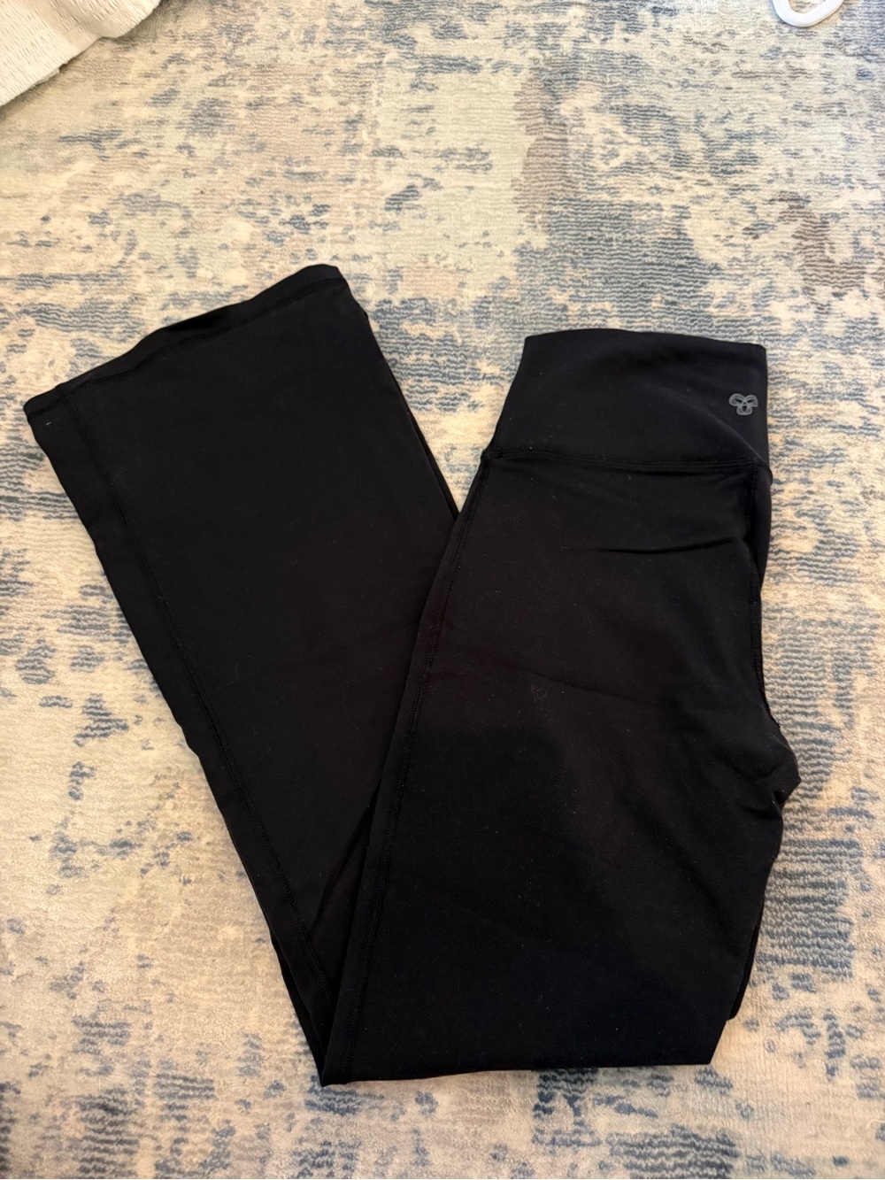 Black Yoga Leggings with Subtle Logo